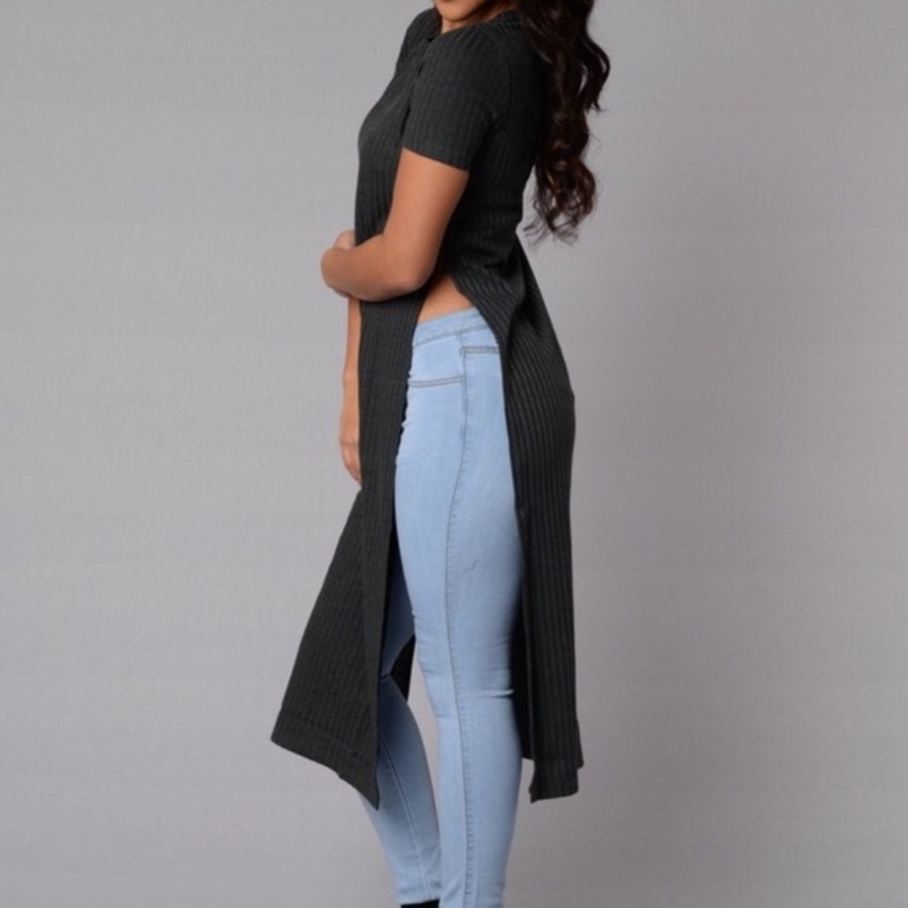 Gray Slit Top - Picture 2 of 2
